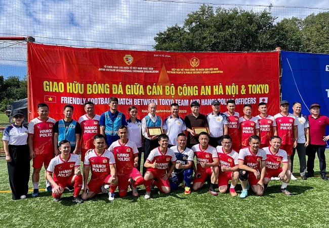 Giao lưu bóng đá giữa công an Hà Nội và Cảnh sát Tokyo