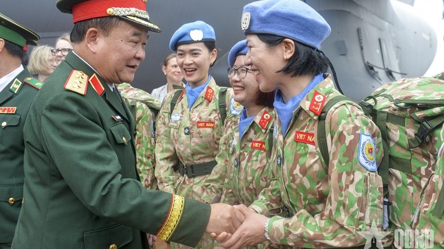 Hơn 200 cán bộ, chiến sĩ lên đường thực hiện nhiệm vụ gìn giữ hòa bình