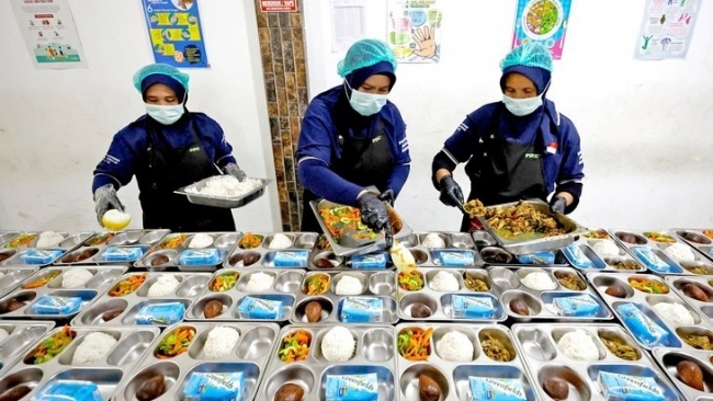 Tin quốc tế ngày 23/9: Trẻ em Indonesia bị ngộ độc từ bữa ăn học đường miễn phí, Pháp công nhận Nhà nước Palestine