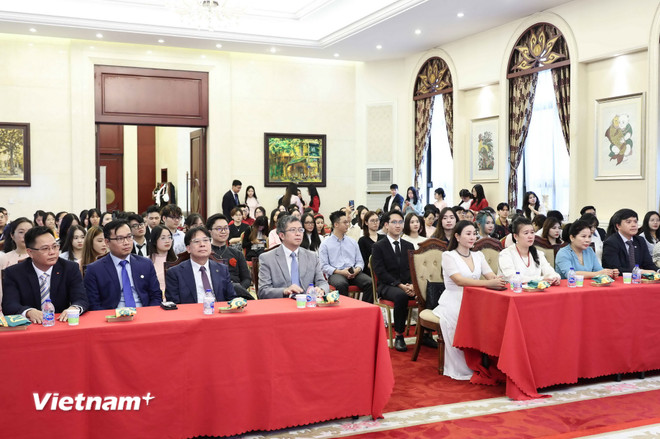 vnp-du-hoc-sinh-viet-tai-bac-kinh-5.jpg