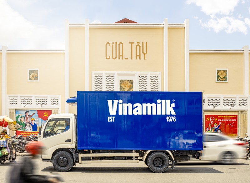 Ảnh 3A hoặc Ảnh 3B: Ứng dụng chuyển đổi số mạnh mẽ giúp Vinamilk chủ động trong chiến lược phát triển và cải thiện trải nghiệm cho người tiêu dùng (Ảnh: Minh Anh). 
