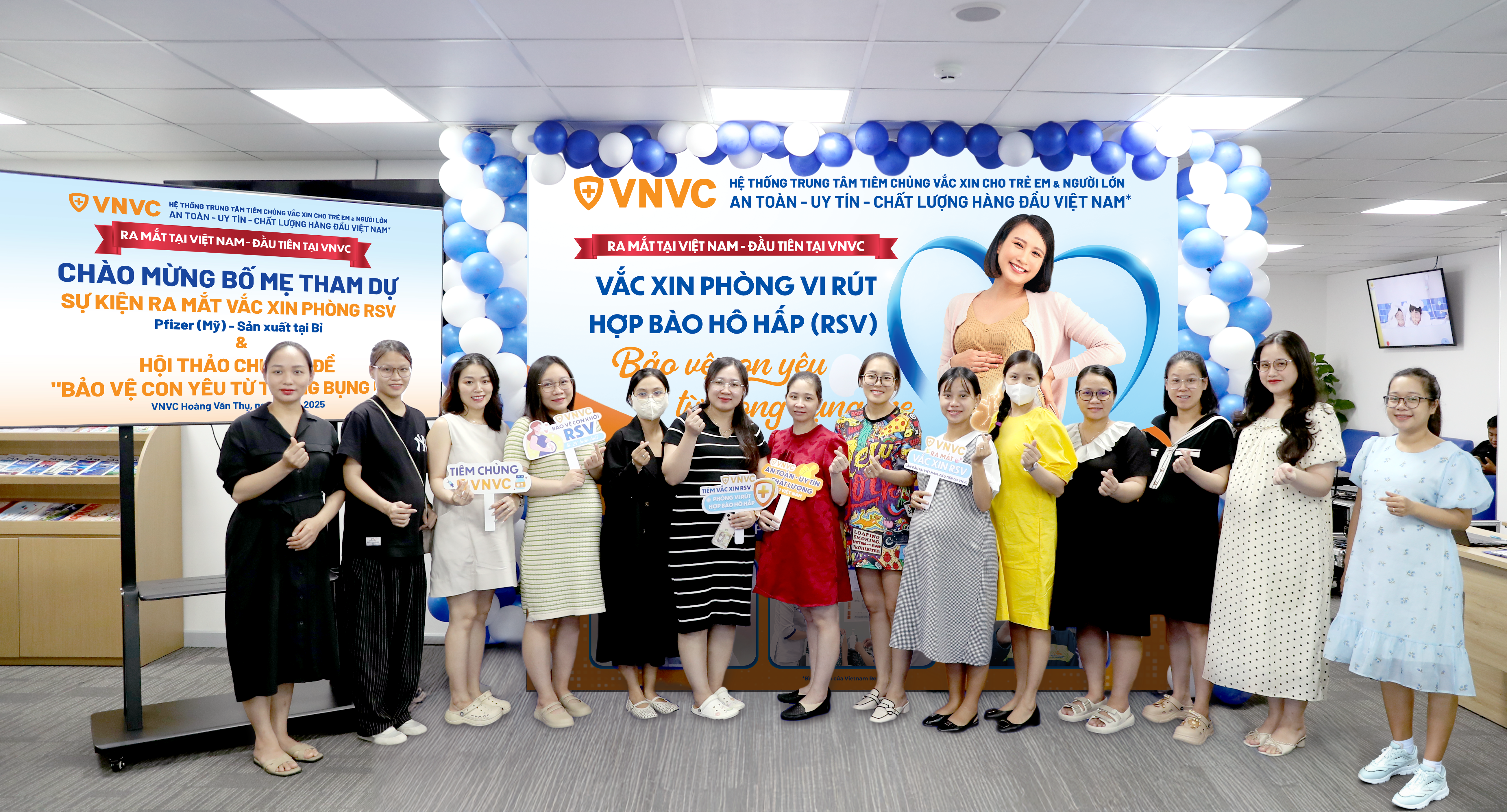 Hội thảo chuyên đề “Bảo vệ con yêu từ trong bụng mẹ” do VNVC tổ chức ngày 27/9 nhằm cập nhật kiến thức về bệnh do RSV thu hút sự tham gia đông đảo của mẹ bầu. Ảnh: Mộc Thảo
