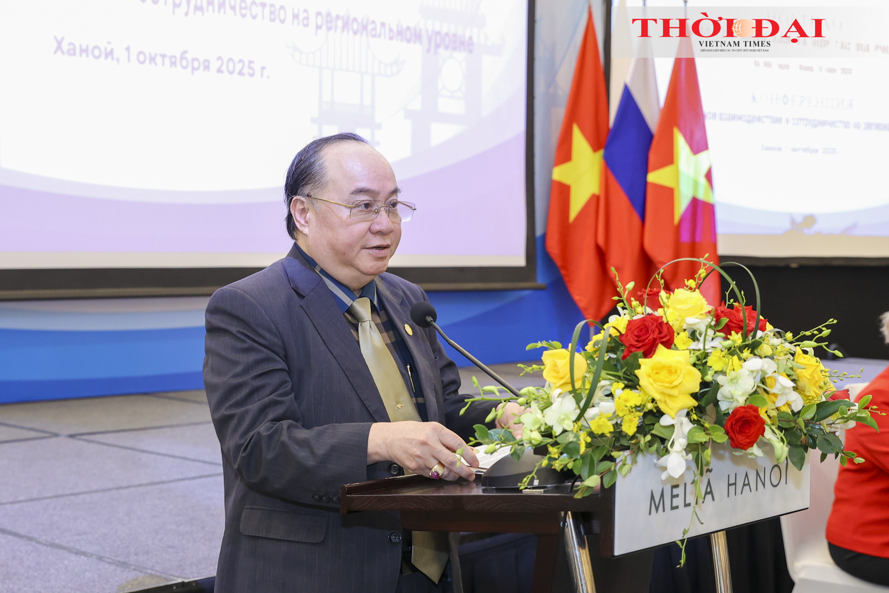 Ông Nguyễn Hồng Sơn, Chủ tịch Hiệp hội Doanh nghiệp thành phố Hà Nội trình bày tham luận tại Hội thảo. (Ảnh: Đinh Hòa)