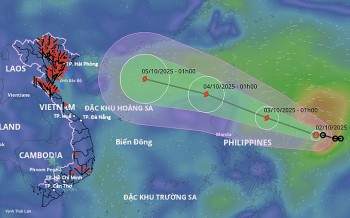 Áp thấp nhiệt đới gần Biển Đông khả năng mạnh lên thành bão