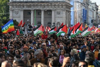 Tin quốc tế ngày 04/10: 42 tàu cứu trợ Gaza bị Israel chặn, Mỹ cân nhắc phát hành đồng xu in hình ông Trump