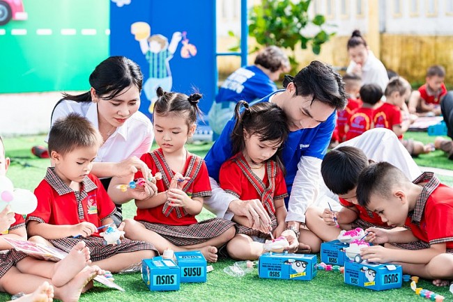 Vinamilk thắp sáng mùa trăng, gửi trọn yêu thương đến trẻ em Việt
