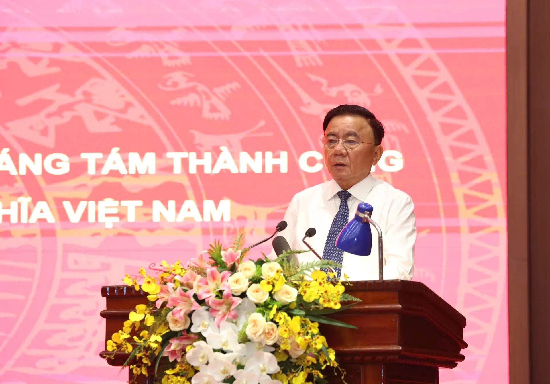 Ủy viên Bộ Chính trị, Thường trực Ban Bí thư Trần Cẩm Tú phát biểu tại hội nghị. (Ảnh: Báo Kinh tế & Đô thị)