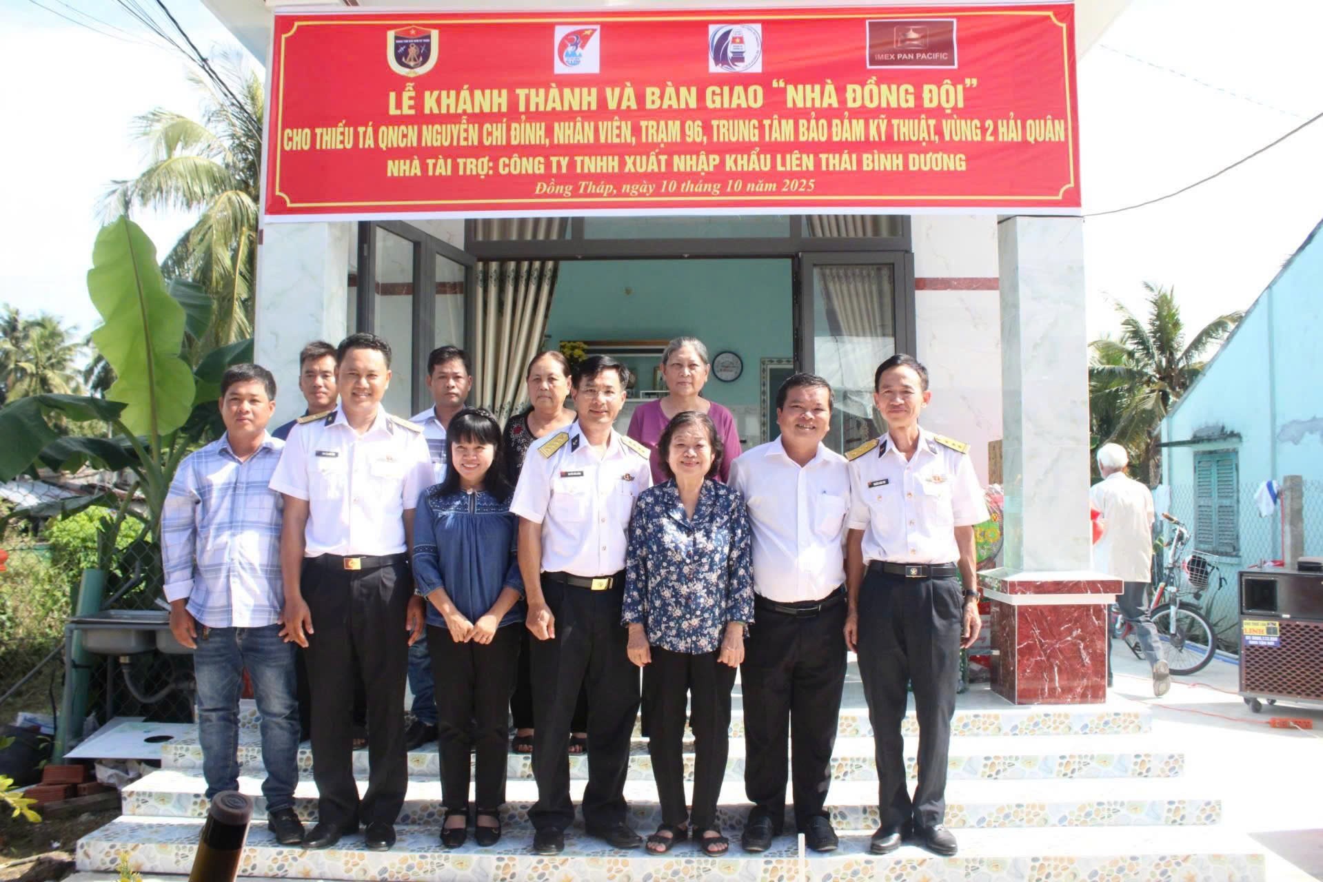 Trao Nhà đồng đội cho gia đình quân nhân có hoàn cảnh khó khăn