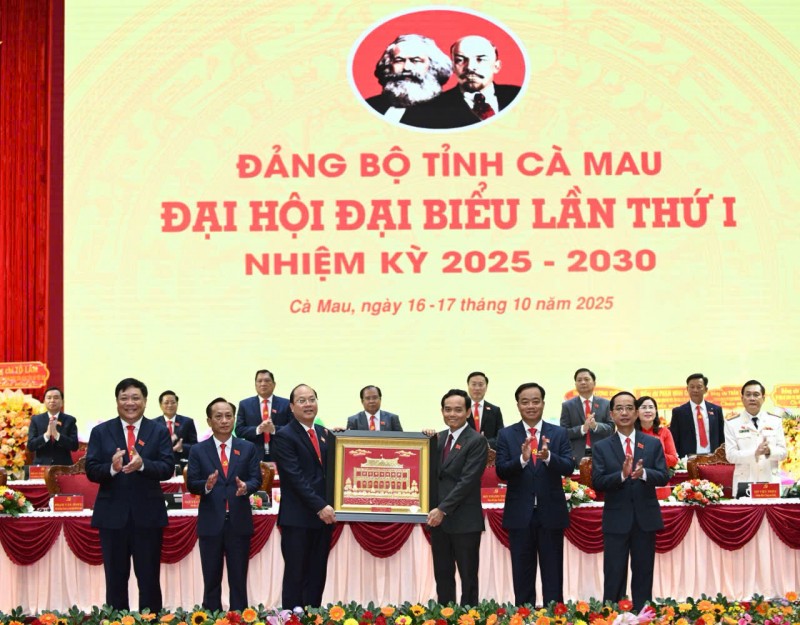 Đại hội Đảng bộ tỉnh Cà Mau lần thứ I: Khơi dậy tiềm năng, phát triển toàn diện