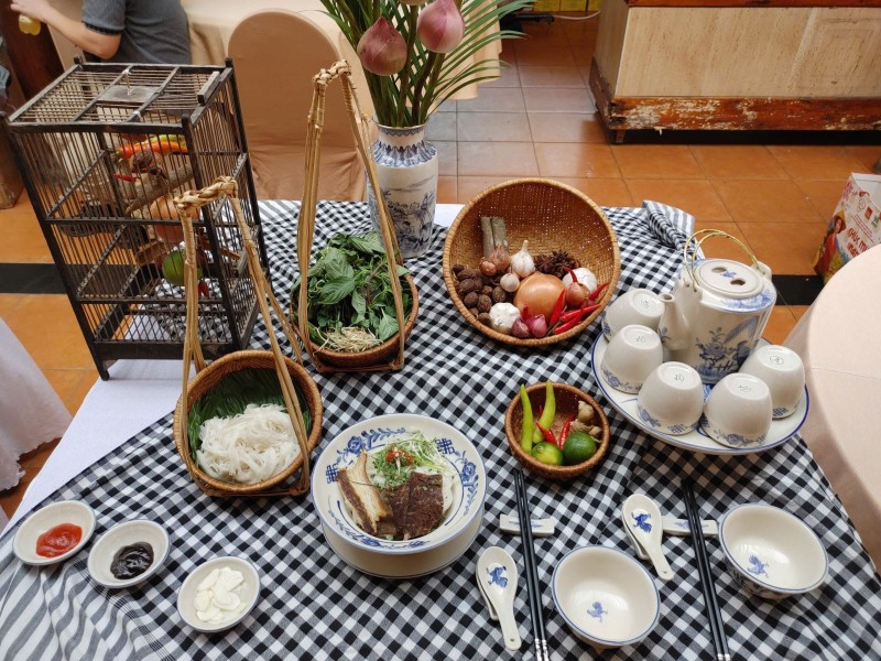 Phở Việt Nam được giới thiệu đến đông đảo du khách. Ảnh: TTXVN