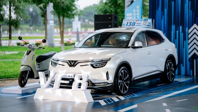 Tín đồ xe thể thao bất ngờ với VF 8 Plus 402 mã lực, giá lăn bánh chỉ 1 tỷ đồng