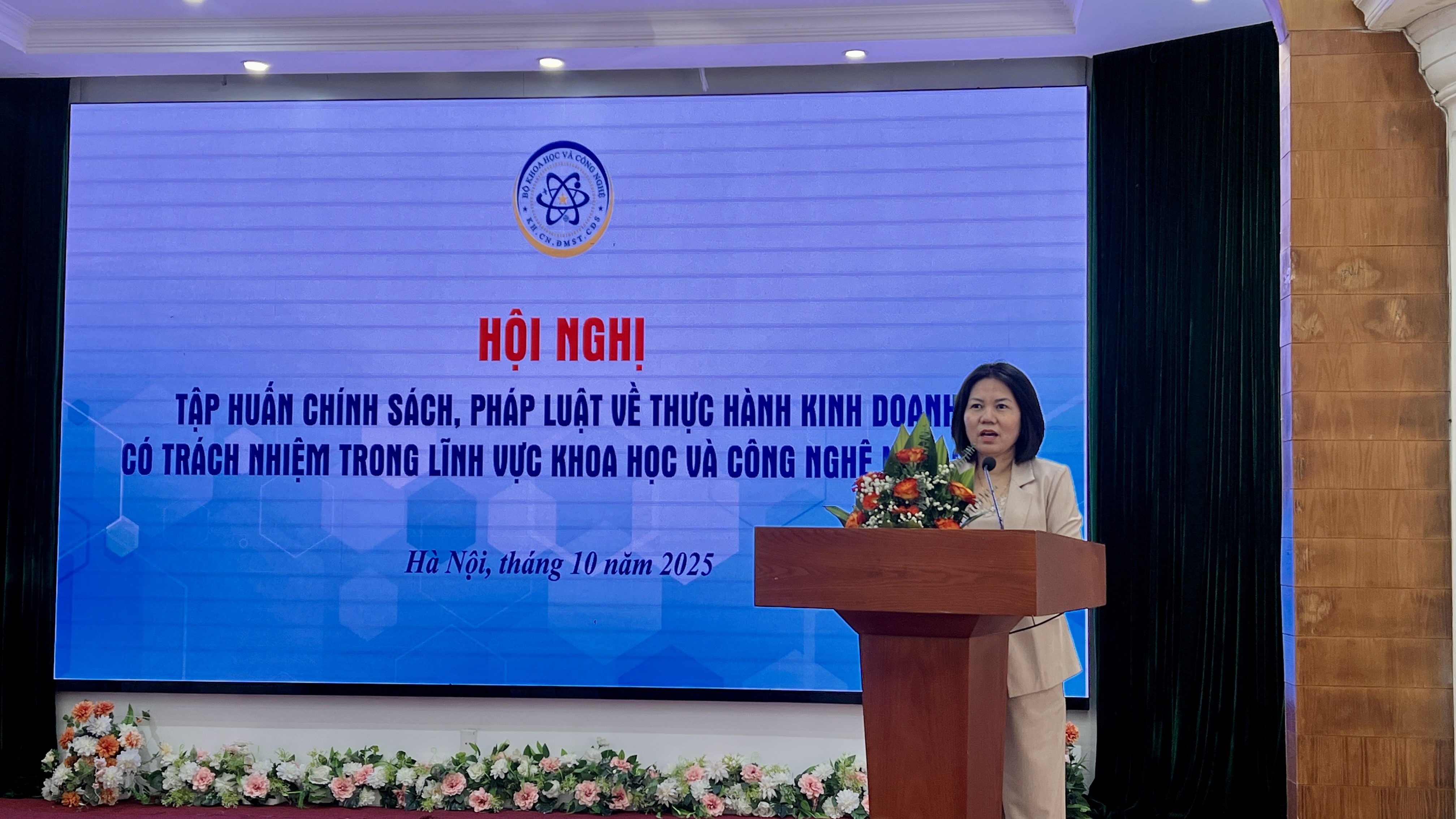 Thúc đẩy thực hành kinh doanh có trách nhiệm trong lĩnh vực khoa học và công nghệ