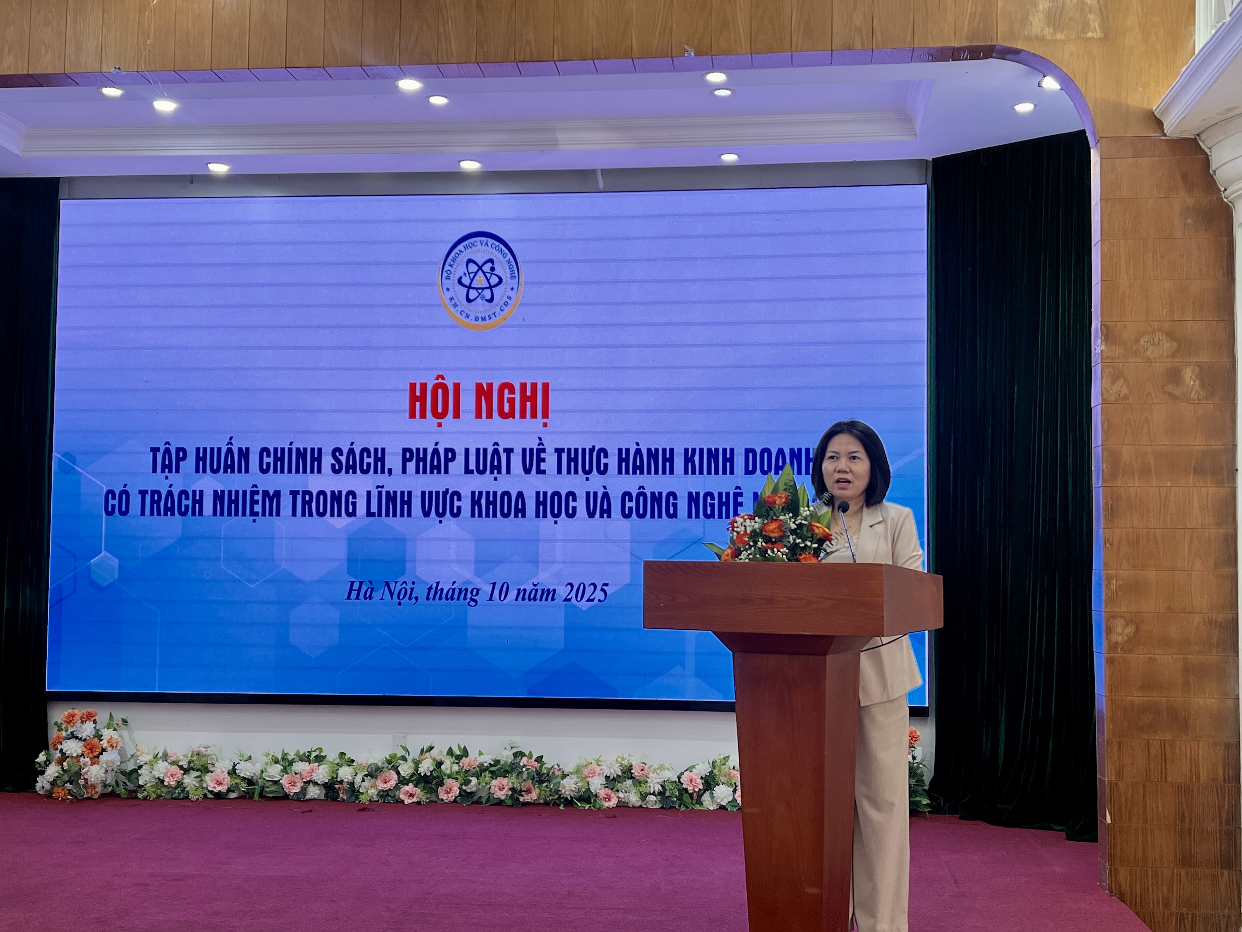 Thúc đẩy thực hành kinh doanh có trách nhiệm trong lĩnh vực khoa học và công nghệ