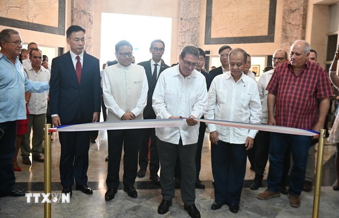 Triển lãm ảnh tái hiện chặng đường gắn bó giữa Cuba với các nước châu Á