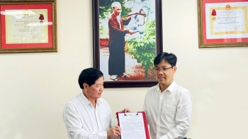 bo nhiem ong hoang dinh van giu chuc pho tong bien tap tap chi kinh te nong thon