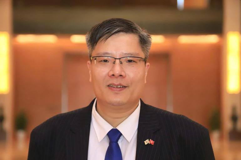 Tiến sĩ Trần Hải Linh, Ủy viên Ủy ban Trung ương Mặt trận Tổ quốc Việt Nam, Chủ tịch Hiệp hội Doanh nhân và Đầu tư Việt Nam-Hàn Quốc (VKBIA)