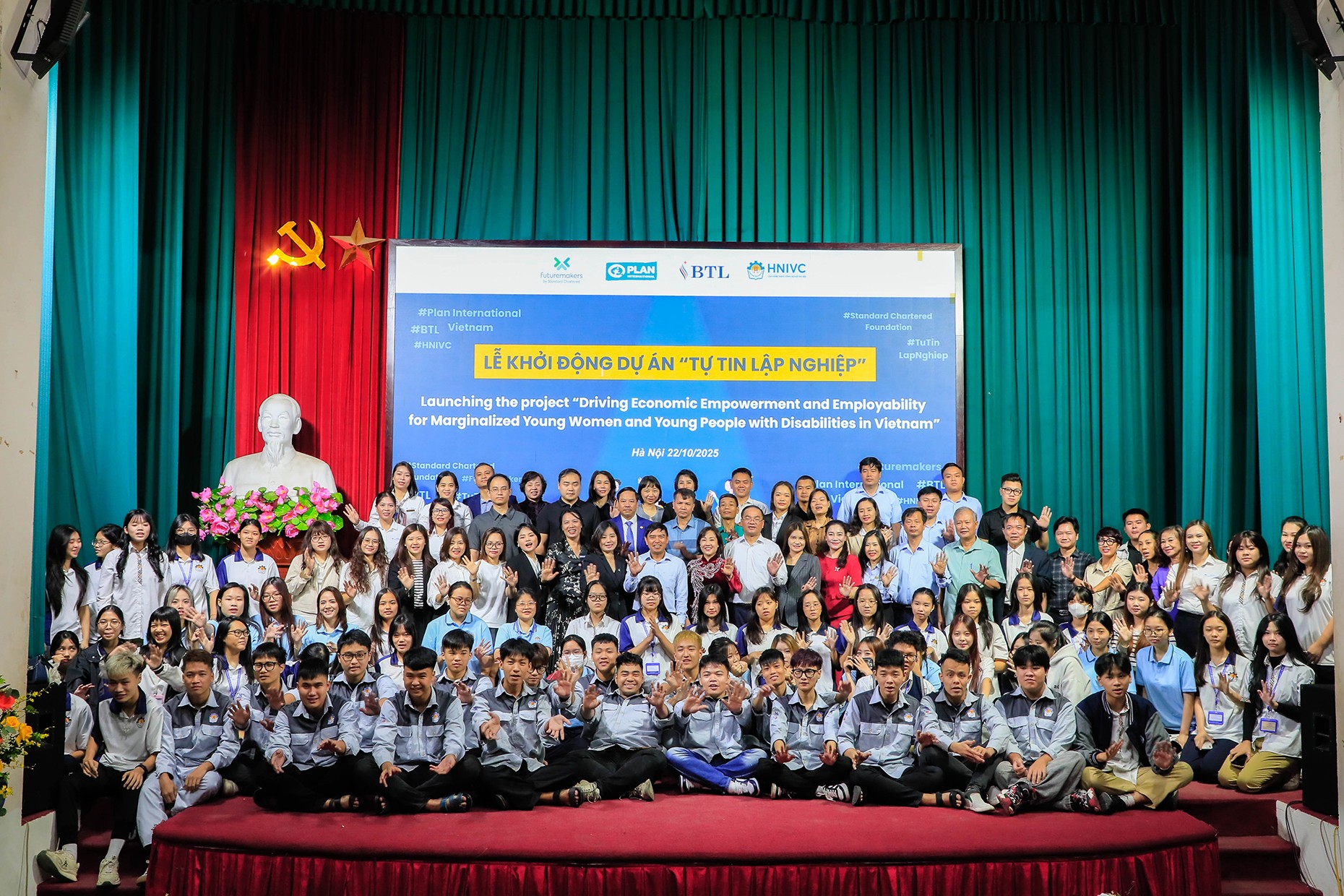 Đào tạo nghề ngắn hạn và kỹ năng mềm cho 2.000 thanh niên có hoàn cảnh khó khăn Đào tạo nghề ngắn hạn và kỹ năng mềm cho 2.000 thanh niên có hoàn cảnh khó khăn