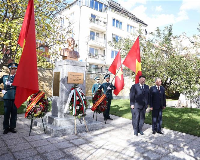 Khánh thành Tượng Chủ tịch Hồ Chí Minh tại Bulgaria Chú thích ảnh