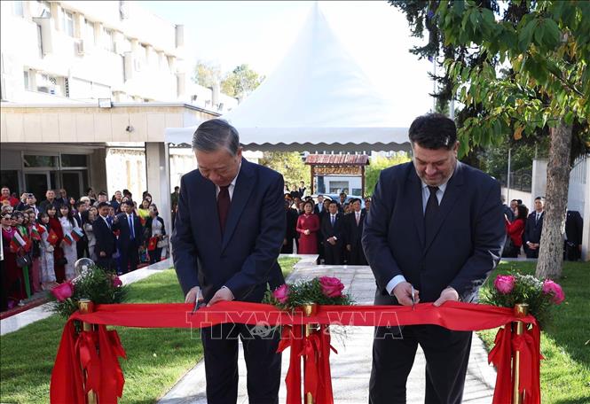 Khánh thành Tượng Chủ tịch Hồ Chí Minh tại Bulgaria Chú thích ảnh