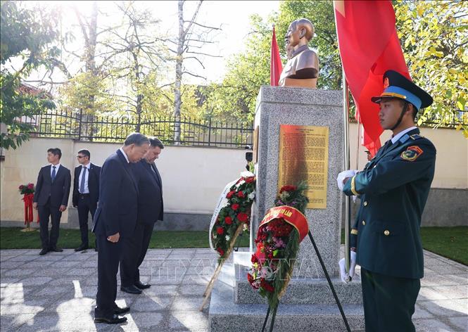 Khánh thành Tượng Chủ tịch Hồ Chí Minh tại Bulgaria