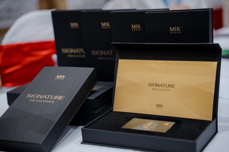 Bộ quà tặng chào mừng khách hàng gia nhập CLB MIK Signature Privileges Bộ quà tặng chào mừng khách hàng gia nhập CLB MIK Signature Privileges