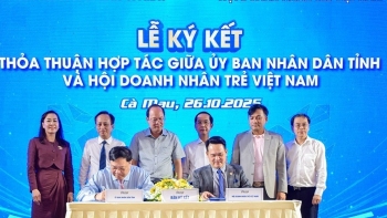 Cà Mau cam kết cải cách, xây dựng niềm tin đầu tư bền vững