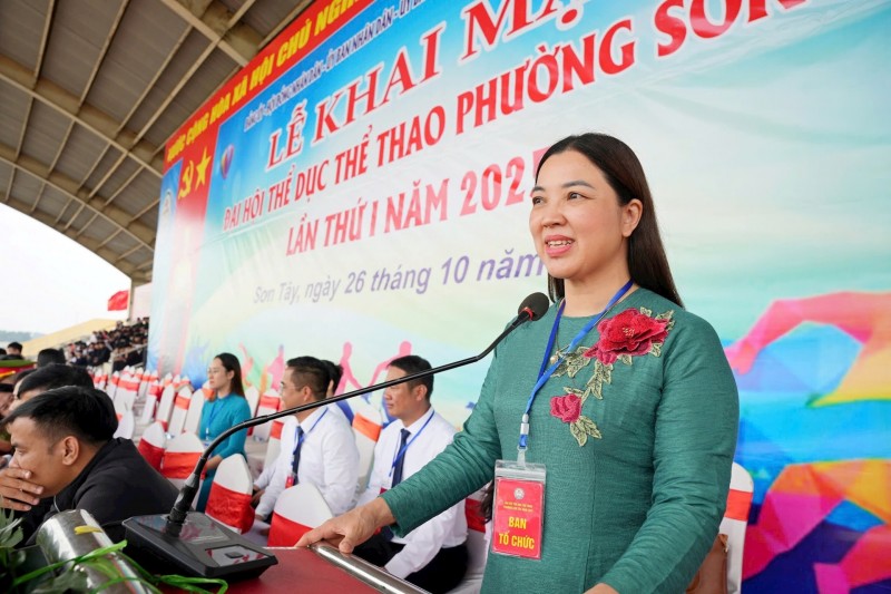 Phó Bí thư Đảng ủy, Chủ tịch UBND phường Sơn Tây Nguyễn Thị Thu Hương phát biểu. (Ảnh: T.L) Phó Bí thư Đảng ủy, Chủ tịch UBND phường Sơn Tây Nguyễn Thị Thu Hương phát biểu. (Ảnh: T.L)