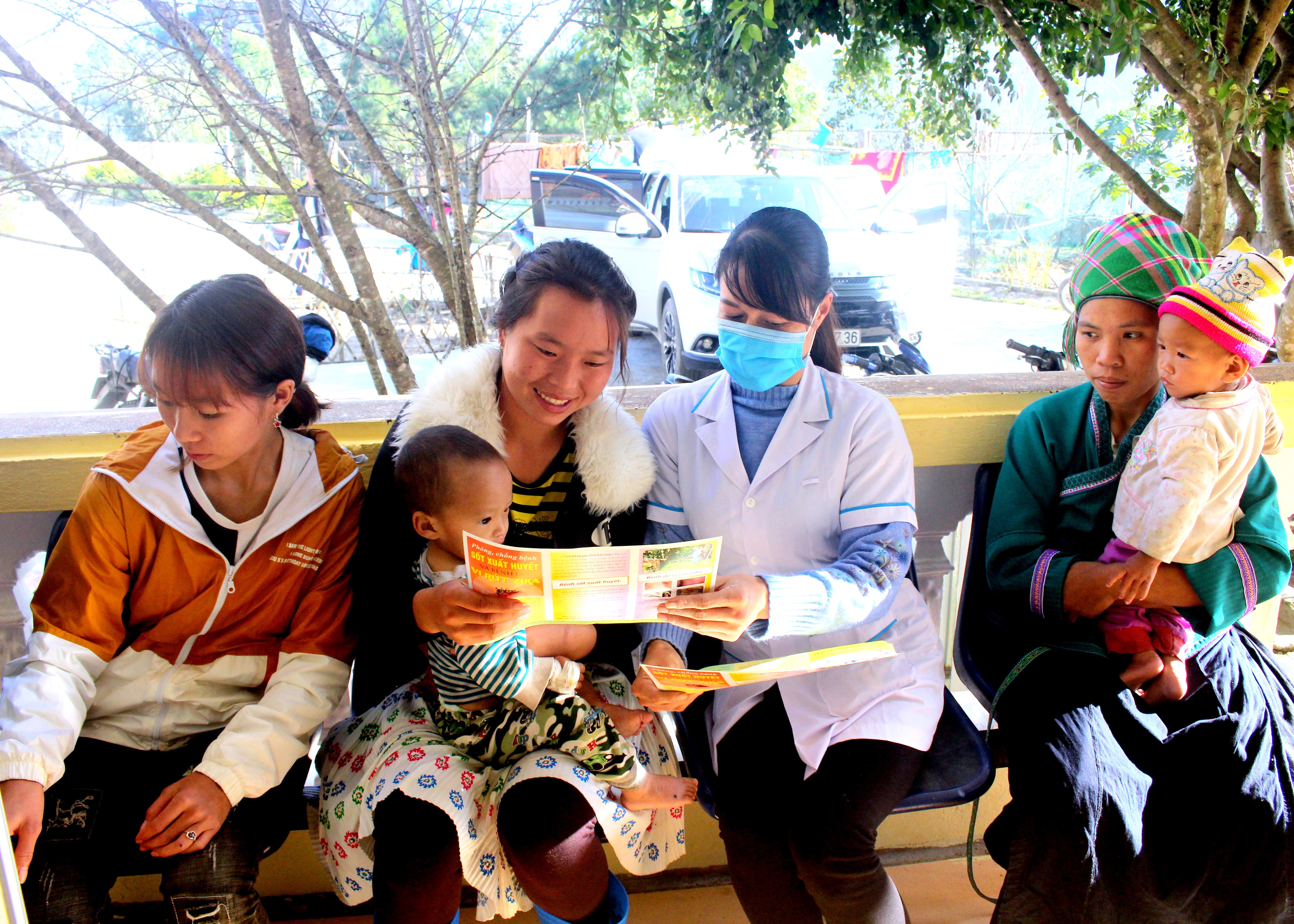 hòng khám Đa khoa khu vực xã Chiến Phố (Hoàng Su Phì) tư vấn chăm sóc sức khỏe cho phụ nữ. hòng khám Đa khoa khu vực xã Chiến Phố (Hoàng Su Phì) tư vấn chăm sóc sức khỏe cho phụ nữ.