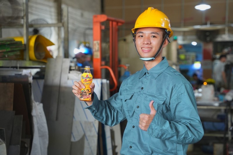 Nước tăng lực Number 1 bền bỉ tiếp năng lượng, truyền cảm hứng bền đam mê cho hàng triệu người Việt mỗi ngày. Nước tăng lực Number 1 bền bỉ tiếp năng lượng, truyền cảm hứng bền đam mê cho hàng triệu người Việt mỗi ngày.