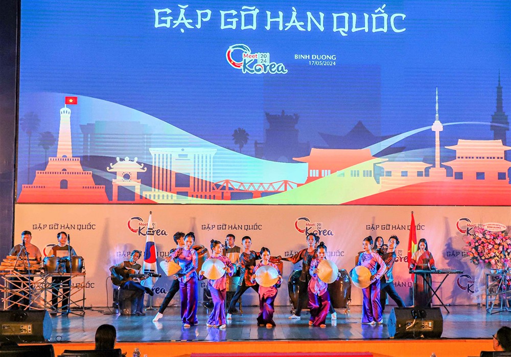 Chương trình Gặp gỡ Hàn Quốc tổ chức tại tỉnh Bình Dương (cũ). (Ảnh: hochiminhcity.gov.vn) Chương trình Gặp gỡ Hàn Quốc tổ chức tại tỉnh Bình Dương (cũ). (Ảnh: hochiminhcity.gov.vn)