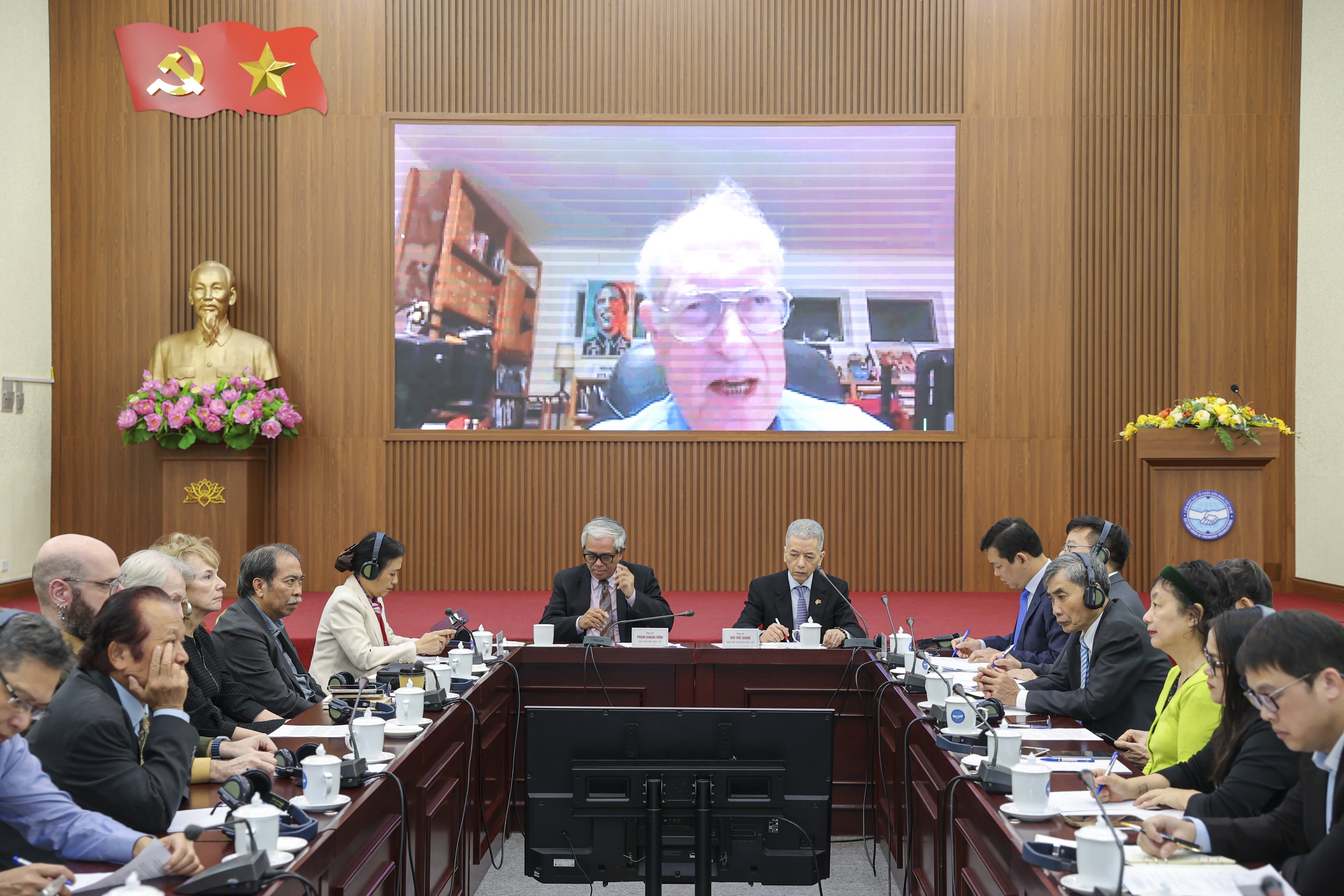 Hợp tác Việt - Mỹ: Từ hàn gắn quá khứ đến kiến tạo tương lai Hợp tác Việt - Mỹ: Từ hàn gắn quá khứ đến kiến tạo tương lai