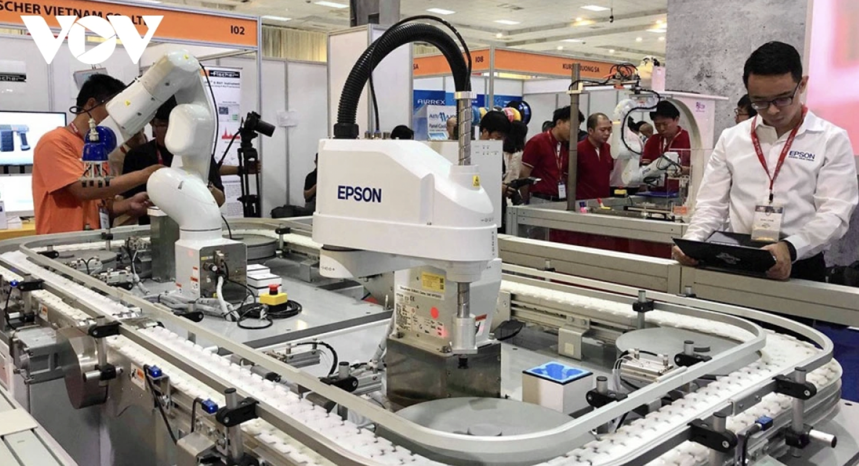 Khi các DN CNHT trở thành mắt xích trong chuỗi cung ứng, sẽ dễ dàng chuyển dịch theo yêu cầu của thị trường. (Ảnh: VOV.VN) Khi các DN CNHT trở thành mắt xích trong chuỗi cung ứng, sẽ dễ dàng chuyển dịch theo yêu cầu của thị trường. (Ảnh: VOV.VN)