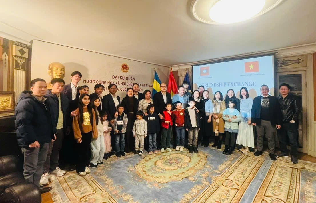 Thắm tình hữu nghị Việt - Lào tại Thụy Điển Thắm tình hữu nghị Việt - Lào tại Thụy Điển