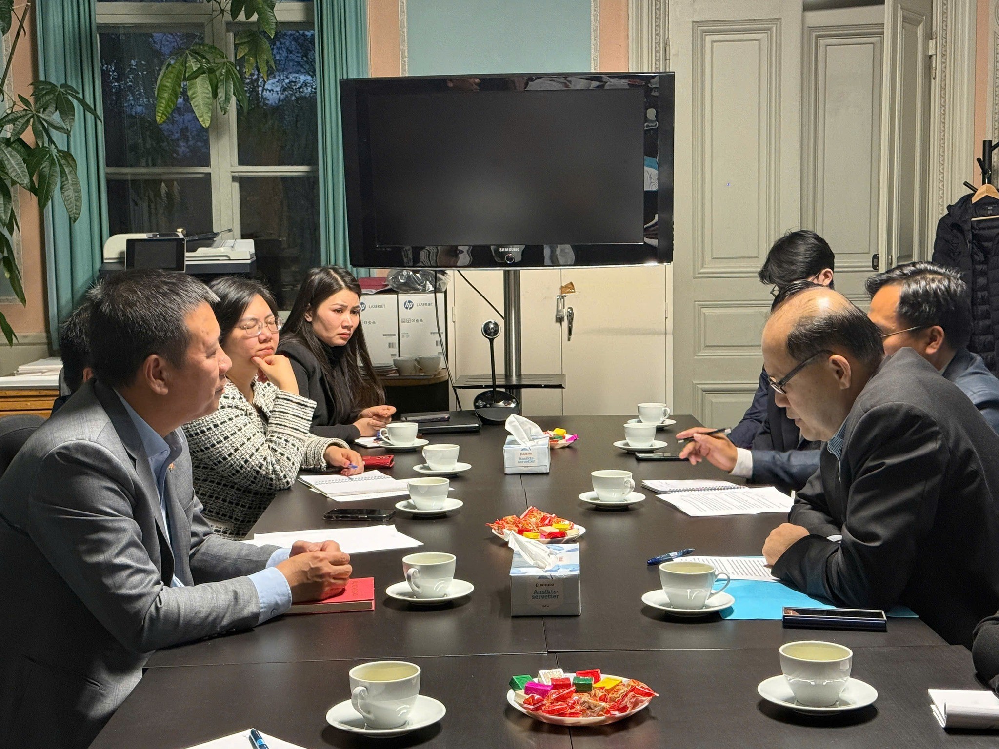 Thắm tình hữu nghị Việt - Lào tại Thụy Điển Thắm tình hữu nghị Việt - Lào tại Thụy Điển