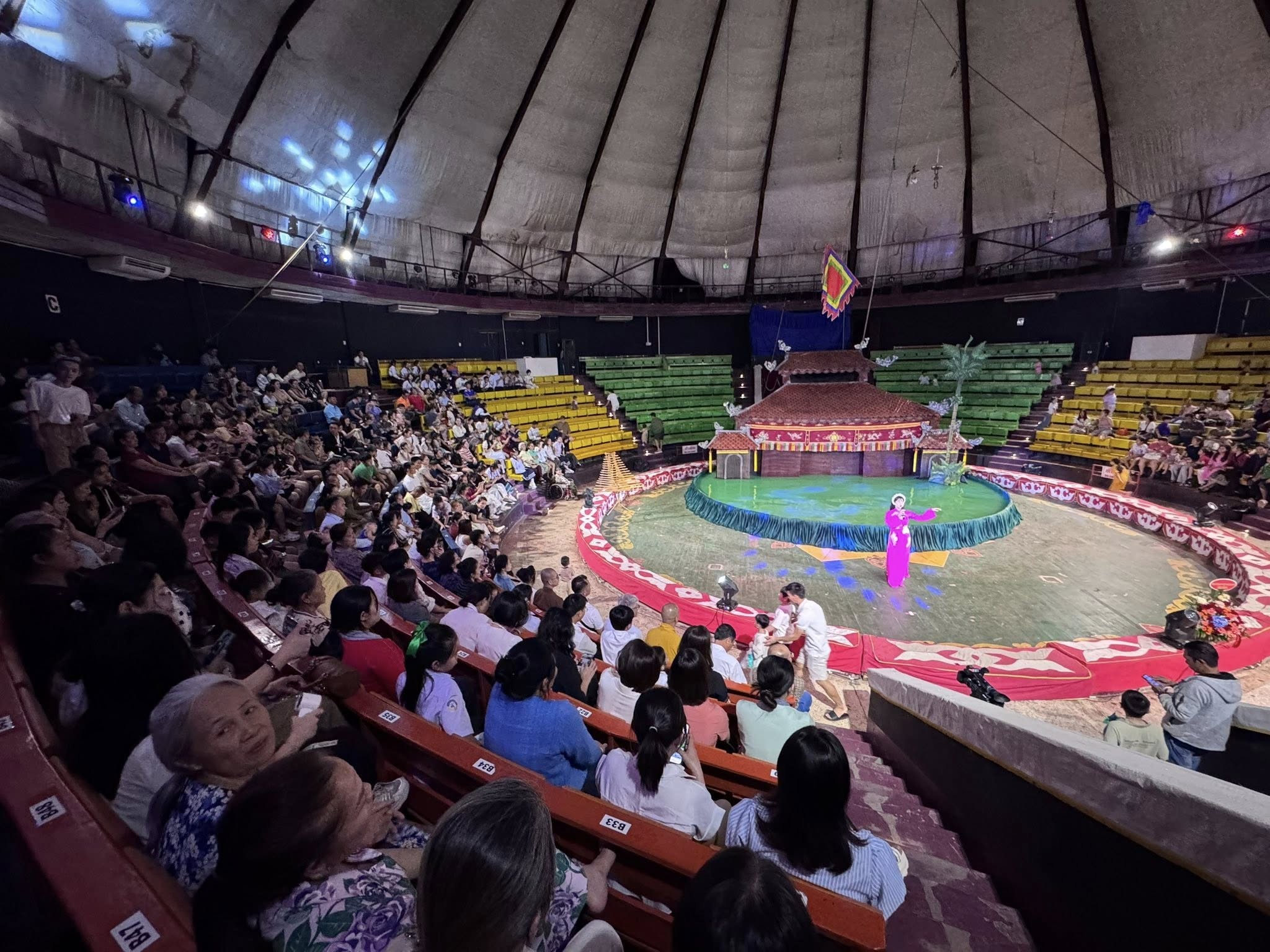 Múa rối nước Việt Nam chinh phục khán giả Lào Múa rối nước Việt Nam chinh phục khán giả Lào