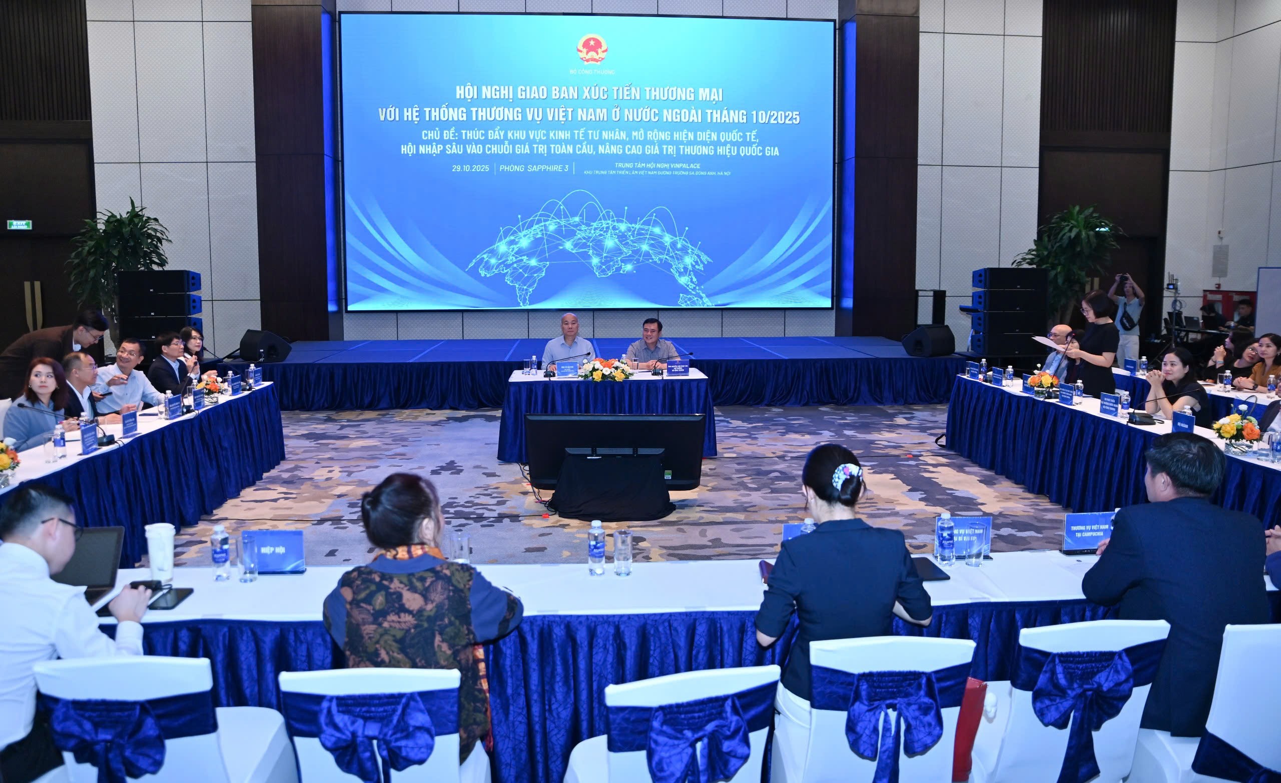 Doanh nghiệp Việt “Go Global”: Từ hành trình hội nhập đến chiến lược vươn ra toàn cầu