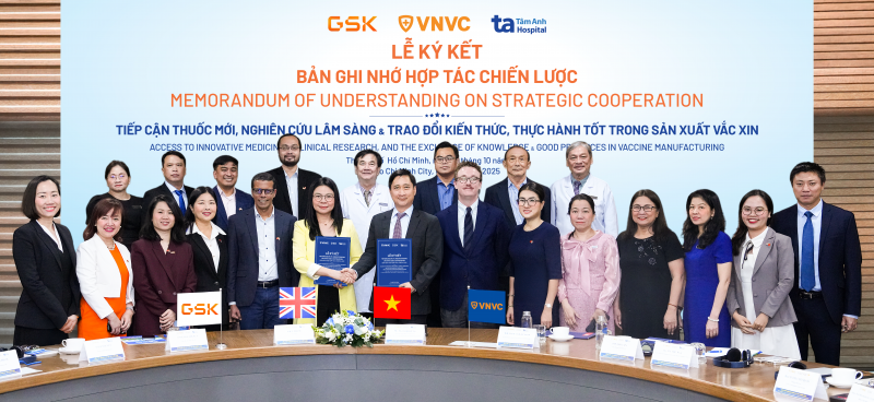 Lễ ký kết Bản ghi nhớ hợp tác chiến lược giữa VNVC - Tâm Anh - GSK diễn ra dưới sự chứng kiến của Phó Tổng Lãnh sự Anh tại TP.HCM William Lawrenson, tháng 10/2025. Ảnh: Thanh Luận Lễ ký kết Bản ghi nhớ hợp tác chiến lược giữa VNVC - Tâm Anh - GSK diễn ra dưới sự chứng kiến của Phó Tổng Lãnh sự Anh tại TP.HCM William Lawrenson, tháng 10/2025. Ảnh: Thanh Luận