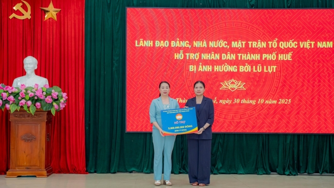 Tiếp tục vận động, ủng hộ đồng bào bị thiệt hại do bão lũ