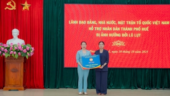 tiep tuc van dong ung ho dong bao bi thiet hai do bao lu