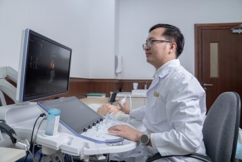 Cứu sống 5 thai nhi mắc bệnh hiếm: Vinmec “đi tắt đón đầu” chinh phục kỹ thuật truyền máu bào thai đỉnh cao