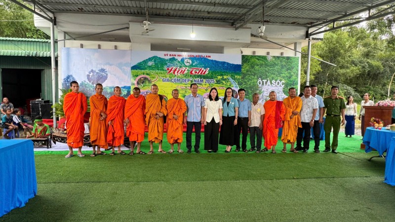 An Giang: Sôi nổi trò chơi dân gian chào mừng Lễ hội Óc Om Bóc của đồng bào Khmer