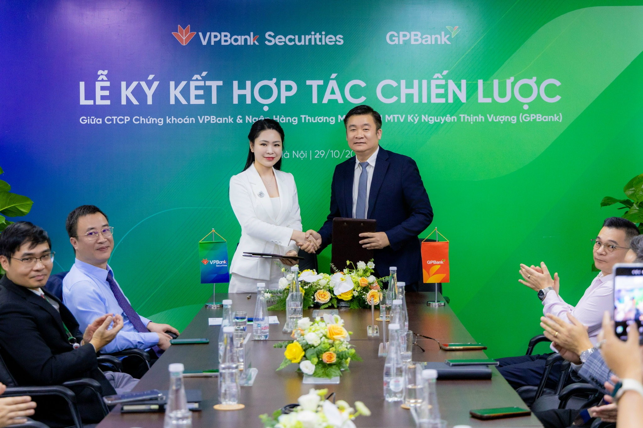 VPBankS và GPBank ký kết thỏa thuận hợp tác chiến lược VPBankS và GPBank ký kết thỏa thuận hợp tác chiến lược