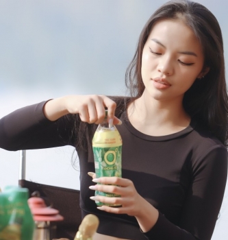 Gen Z đi thật xa chỉ để… ngủ: Khi du lịch và trà xanh giúp giải nhiệt cuộc sống