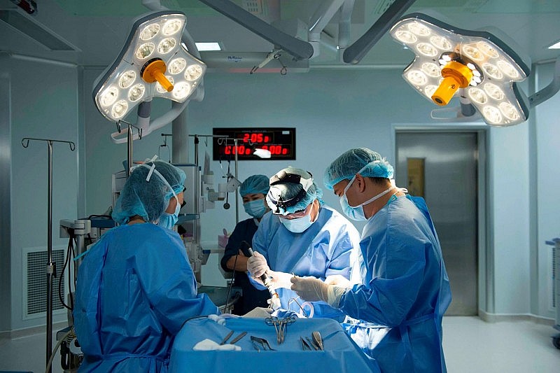 Điều kỳ diệu nơi đảo ngọc: Giành lại sự sống cho thai phụ Hàn Quốc bị xuất huyết não nặng