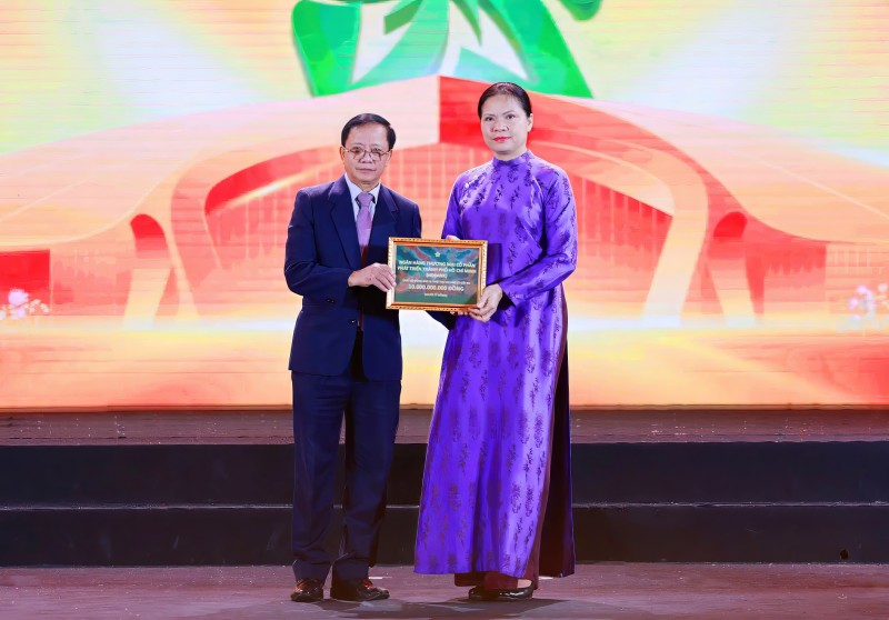 HDBank chung tay cùng Chính phủ hỗ trợ đồng bào vùng bão lũ HDBank chung tay cùng Chính phủ hỗ trợ đồng bào vùng bão lũ