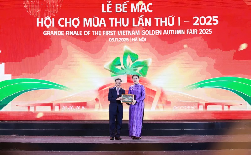 HDBank chung tay cùng Chính phủ hỗ trợ đồng bào vùng bão lũ HDBank chung tay cùng Chính phủ hỗ trợ đồng bào vùng bão lũ