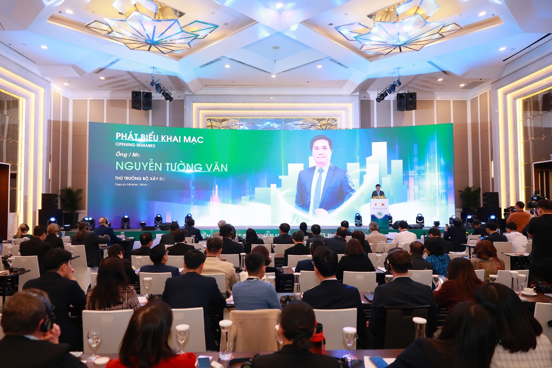 Thứ trưởng Bộ Xây dựng Nguyễn Tường Văn phát biểu tại Diễn đàn. (Ảnh: Thứ trưởng Bộ Xây dựng Nguyễn Tường Văn phát biểu tại Diễn đàn. (Ảnh: