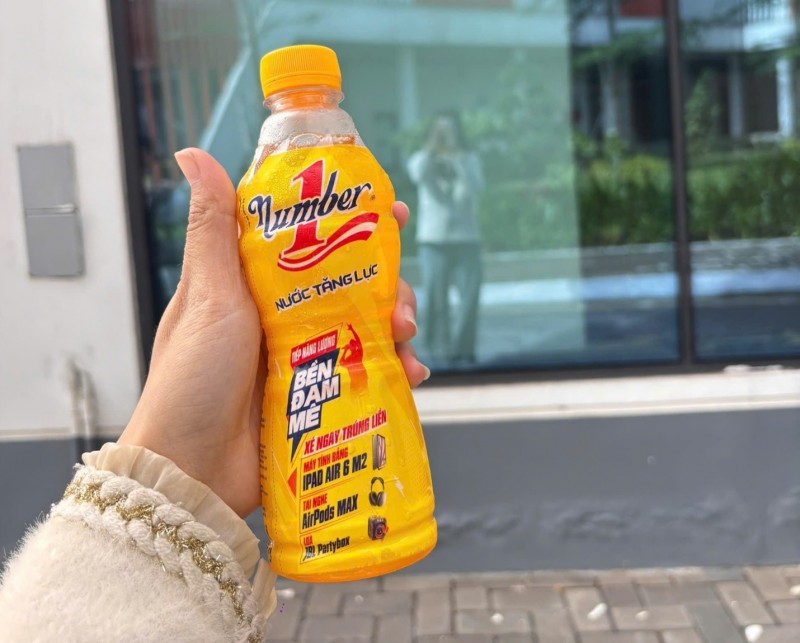 Giữa thế giới của mạch điện và sóng điện từ, Khánh Diệu luôn giữ vững nguồn năng lượng tích cực với Number 1 để bền bỉ theo đuổi đam mê nghiên cứu công nghệ y sinh. (Ảnh: NVCC). Giữa thế giới của mạch điện và sóng điện từ, Khánh Diệu luôn giữ vững nguồn năng lượng tích cực với Number 1 để bền bỉ theo đuổi đam mê nghiên cứu công nghệ y sinh. (Ảnh: NVCC).