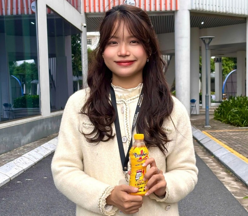 Từ phòng lab nhỏ đến ước mơ lớn, Nguyễn Thị Khánh Diệu là hình ảnh của người trẻ Việt – luôn tiếp năng lượng, bền đam mê để trở thành phiên bản “Number 1” của chính mình. Từ phòng lab nhỏ đến ước mơ lớn, Nguyễn Thị Khánh Diệu là hình ảnh của người trẻ Việt – luôn tiếp năng lượng, bền đam mê để trở thành phiên bản “Number 1” của chính mình.