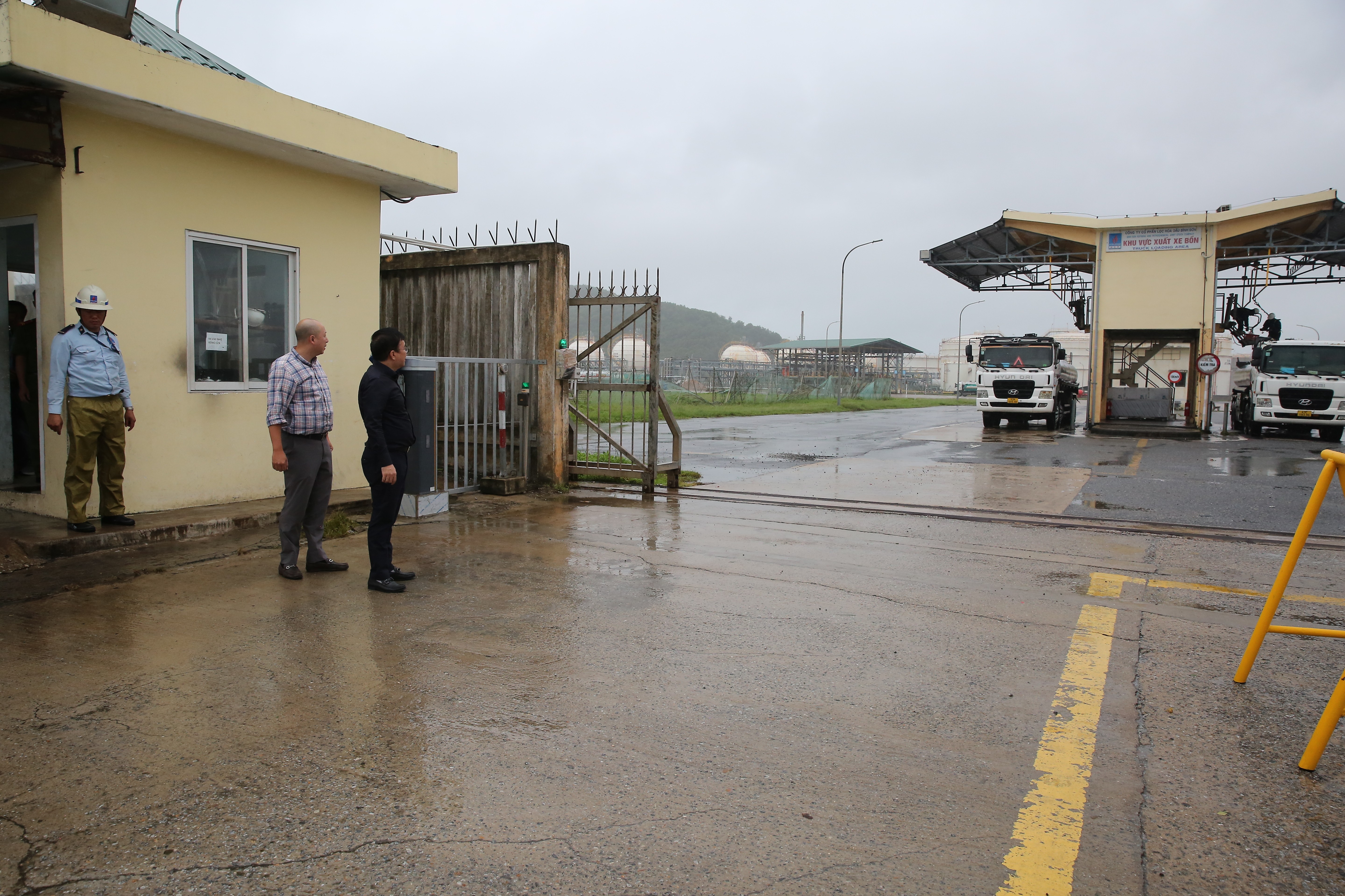 Ứng phó bão số 13, BSR đảm bảo an toàn cho con người và vận hành nhà máy Ứng phó bão số 13, BSR đảm bảo an toàn cho con người và vận hành nhà máy